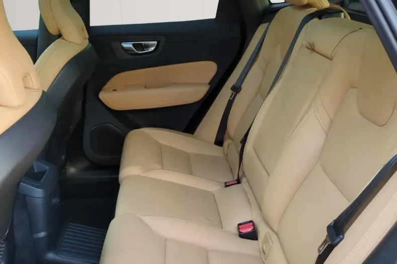 Volvo XC60 din 2022 cu 36.600 km - oferta VOL195077 - foto 10