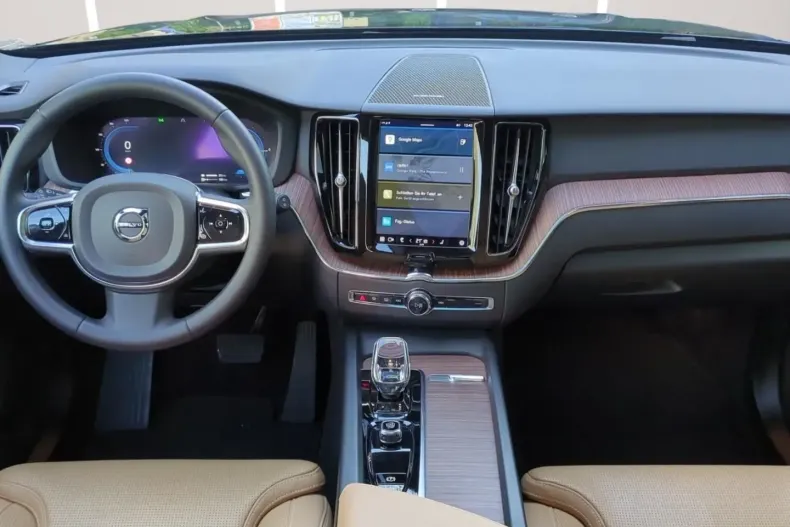 Volvo XC60 din 2022 cu 36.600 km - oferta VOL195077 - foto 11