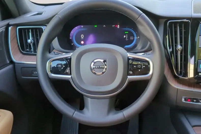 Volvo XC60 din 2022 cu 36.600 km - oferta VOL195077 - foto 12