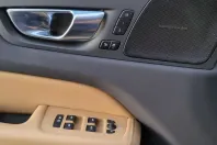 Volvo XC60 din 2022 cu 36.600 km - oferta VOL195077 - foto 17