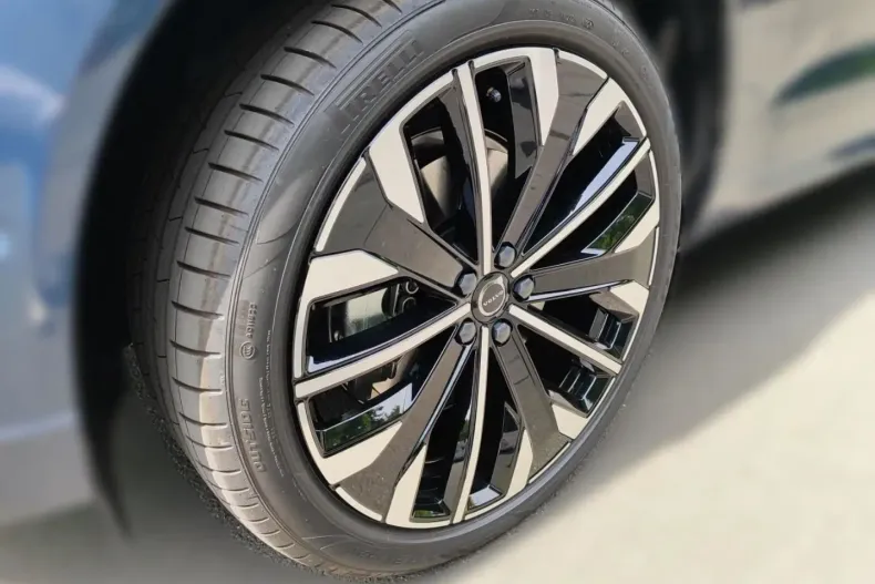 Volvo XC60 din 2025 cu 3.500 km - oferta VOL195080 - foto 10