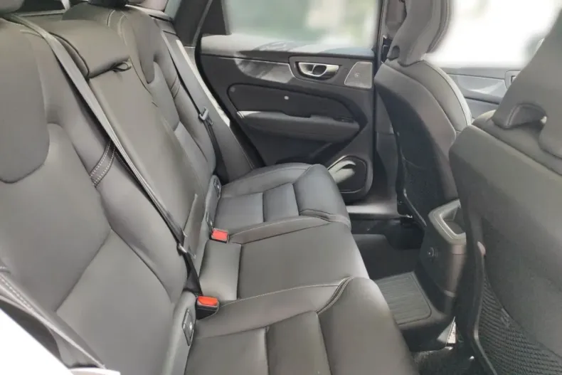 Volvo XC60 din 2025 cu 3.500 km - oferta VOL195080 - foto 16