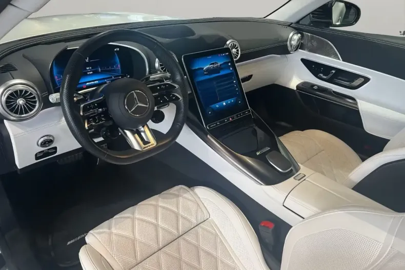 Mercedes-Benz AMG GT (Clasa GT) din 2024 cu 15.300 km - oferta MER195083 - foto 9