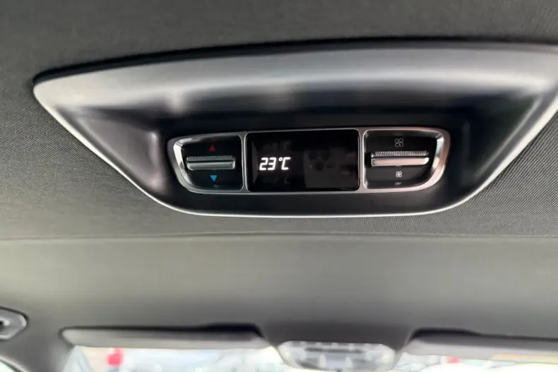 Mercedes-Benz V 300 (Clasa V) din 2024 cu 63.000 km - oferta MER195090 - foto 16