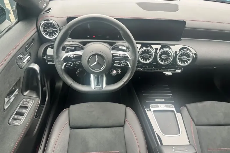 Mercedes-Benz CLA 35 AMG (Clasa CLA) din 2024 cu 7.000 km - oferta MER195100 - foto 8