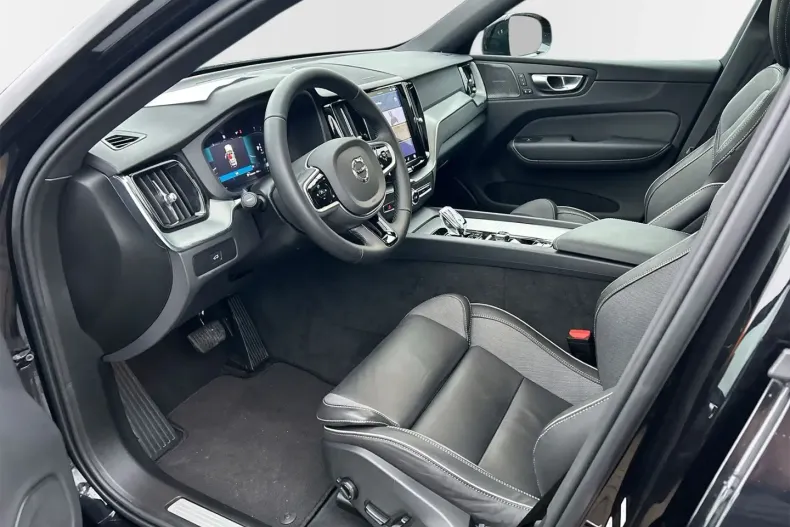 Volvo XC60 din 2025 cu 16.400 km - oferta VOL195101 - foto 10