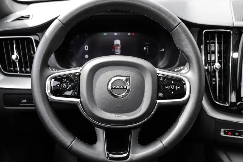 Volvo XC60 din 2023 cu 13.869 km - oferta VOL195102 - foto 5