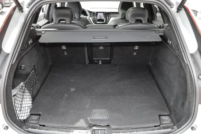 Volvo XC60 din 2023 cu 13.869 km - oferta VOL195102 - foto 14