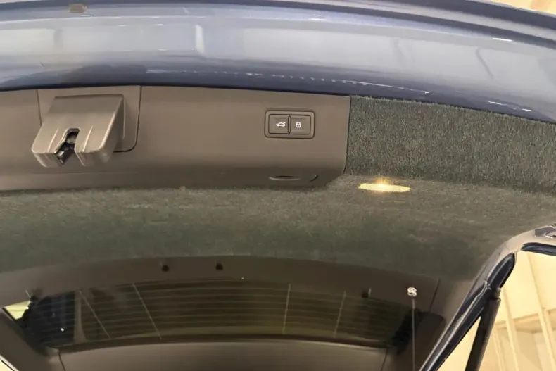 Bentley Bentayga din 2025 cu 10.000 km - oferta BEN195143 - foto 29