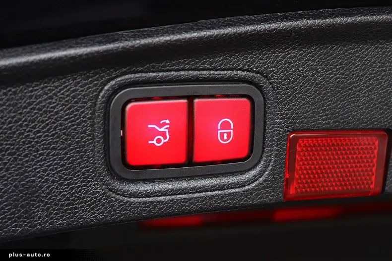 Mercedes-Benz C 43 AMG (Clasa C) din 2021 cu 41.600 km - oferta MER195154 - foto 18