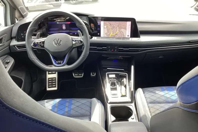 Volkswagen Golf din 2024 cu 14.350 km - oferta VOL195179 - foto 7