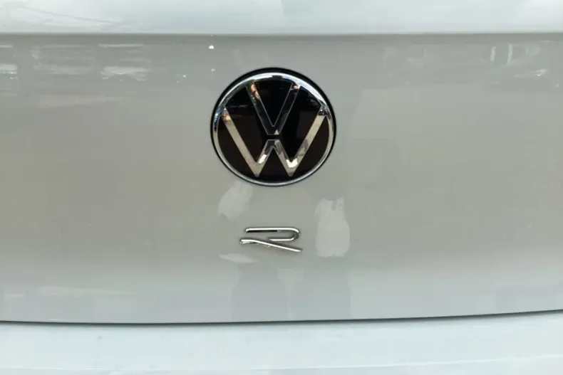 Volkswagen Golf din 2024 cu 14.350 km - oferta VOL195179 - foto 16