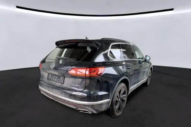 Volkswagen Touareg din 2023 cu 94.670 km - oferta VOL195183 - foto 3