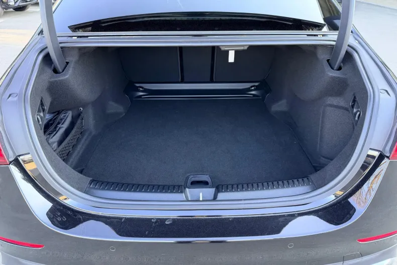 Mercedes-Benz E din 2024 cu 10.470 km - oferta MER195184 - foto 23