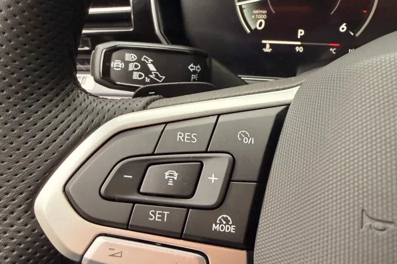 Volkswagen Touareg din 2025 cu 25.000 km - oferta VOL195186 - foto 18