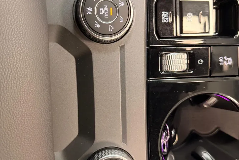 Volkswagen Touareg din 2025 cu 25.000 km - oferta VOL195186 - foto 24