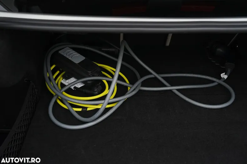 BMW 330e (Seria 3) din 2023 cu 84.180 km - oferta BMW195192 - foto 27