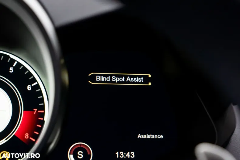 Aston Martin V8 Vantage din 2022 cu 20.000 km - oferta AST195197 - foto 18