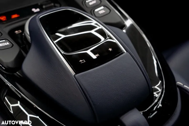 Aston Martin V8 Vantage din 2022 cu 20.000 km - oferta AST195197 - foto 34