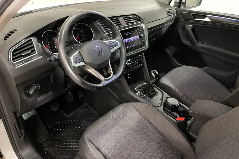 Volkswagen Tiguan din 2023 cu 43.615 km - oferta VOL195215 - foto 5