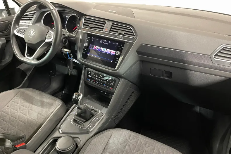 Volkswagen Tiguan din 2023 cu 43.615 km - oferta VOL195215 - foto 9