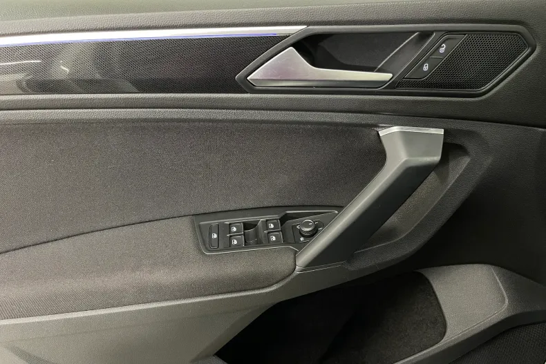 Volkswagen Tiguan din 2023 cu 43.615 km - oferta VOL195215 - foto 24