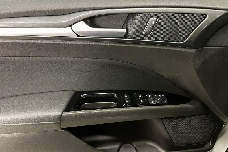 Ford Mondeo din 2021 cu 43.951 km - oferta FOR195217 - foto 24