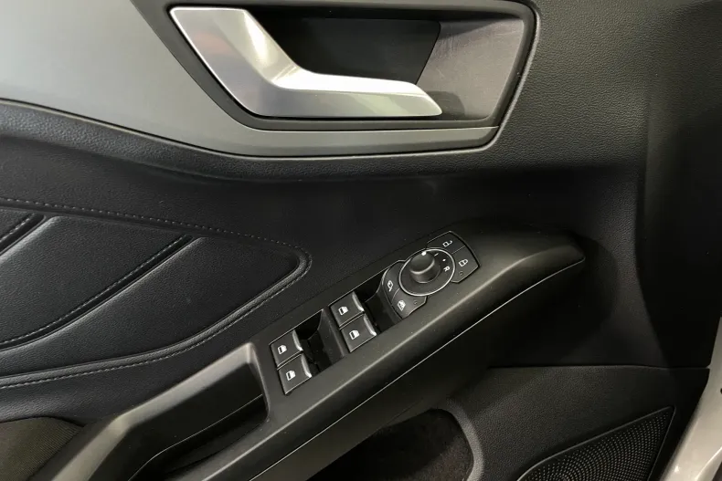Ford Focus din 2022 cu 70.373 km - oferta FOR195227 - foto 16