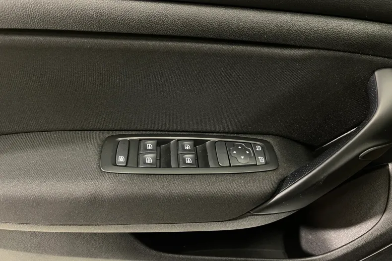 Renault Megane din 2021 cu 79.145 km - oferta REN195228 - foto 19