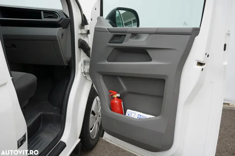 Volkswagen Transporter din 2024 cu 81.574 km - oferta VOL195248 - foto 13