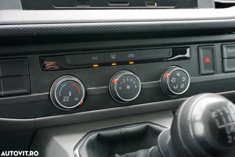Volkswagen Transporter din 2024 cu 81.574 km - oferta VOL195248 - foto 19
