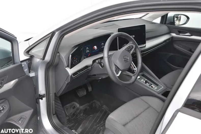 Volkswagen Golf din 2025 cu 11.000 km - oferta VOL195261 - foto 11