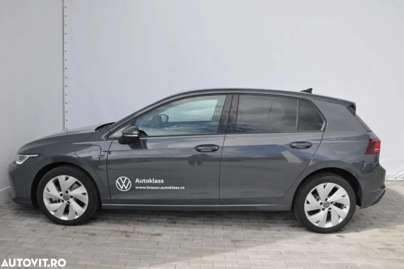 Volkswagen Golf din 2025 cu 6.000 km - oferta VOL195262 - foto 2