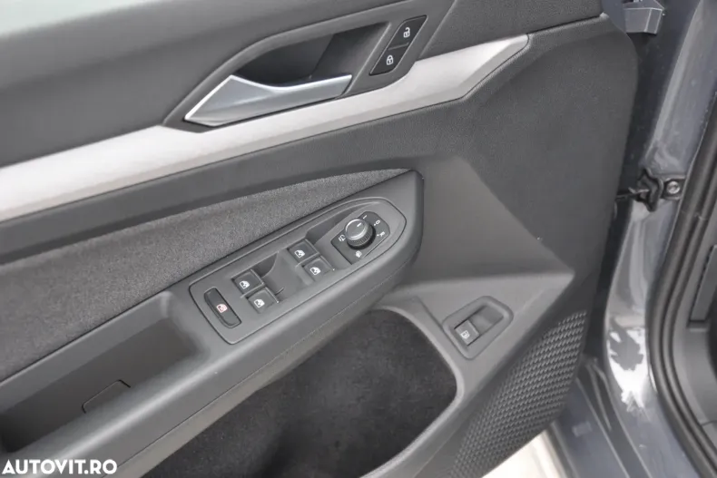 Volkswagen Golf din 2025 cu 6.000 km - oferta VOL195262 - foto 13
