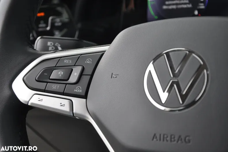 Volkswagen Golf din 2025 cu 6.000 km - oferta VOL195262 - foto 14