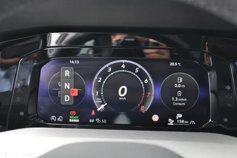 Volkswagen Golf din 2025 cu 6.000 km - oferta VOL195262 - foto 17