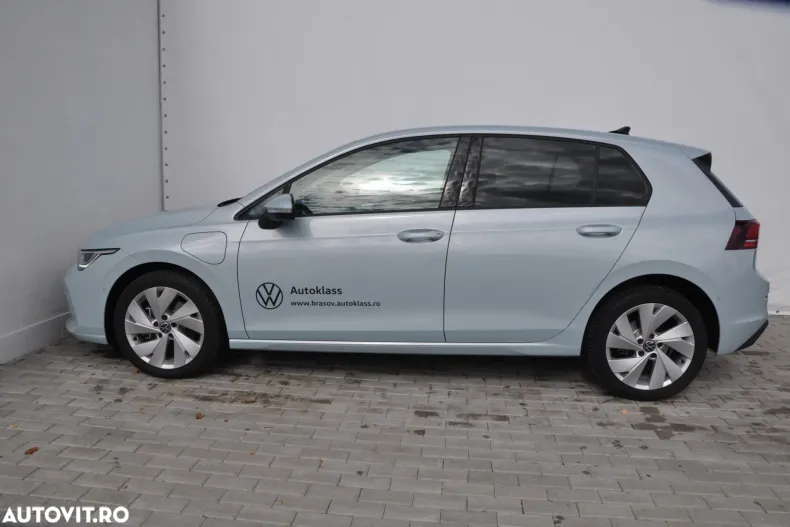 Volkswagen Golf din 2025 cu 4.000 km - oferta VOL195263 - foto 2