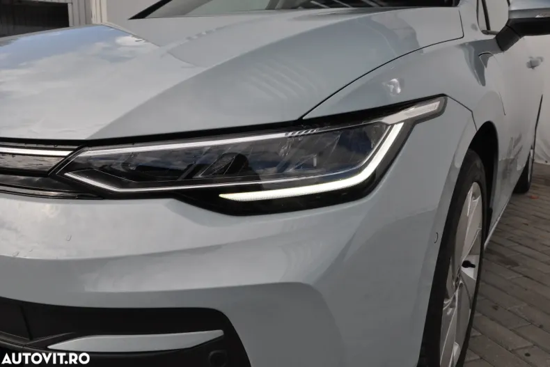 Volkswagen Golf din 2025 cu 4.000 km - oferta VOL195263 - foto 9