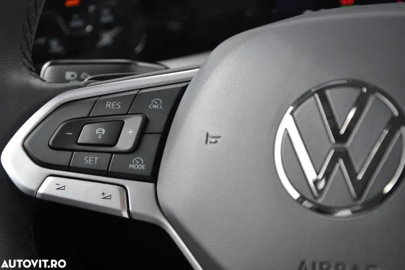 Volkswagen Golf din 2025 cu 4.000 km - oferta VOL195263 - foto 15