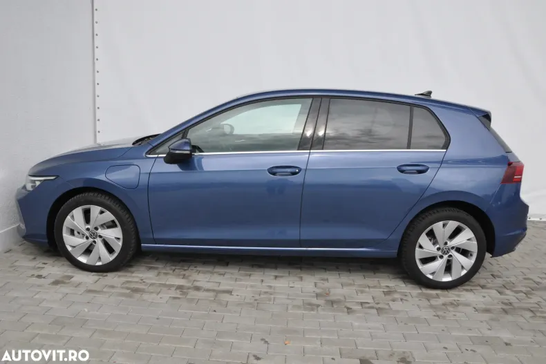 Volkswagen Golf din 2025 cu 800 km - oferta VOL195266 - foto 2