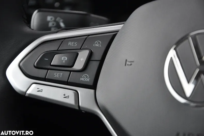 Volkswagen Golf din 2025 cu 800 km - oferta VOL195266 - foto 16