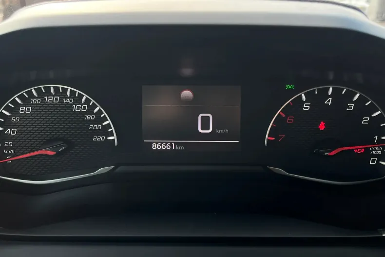 Peugeot 208 din 2023 cu 86.661 km - oferta PEU195278 - foto 14