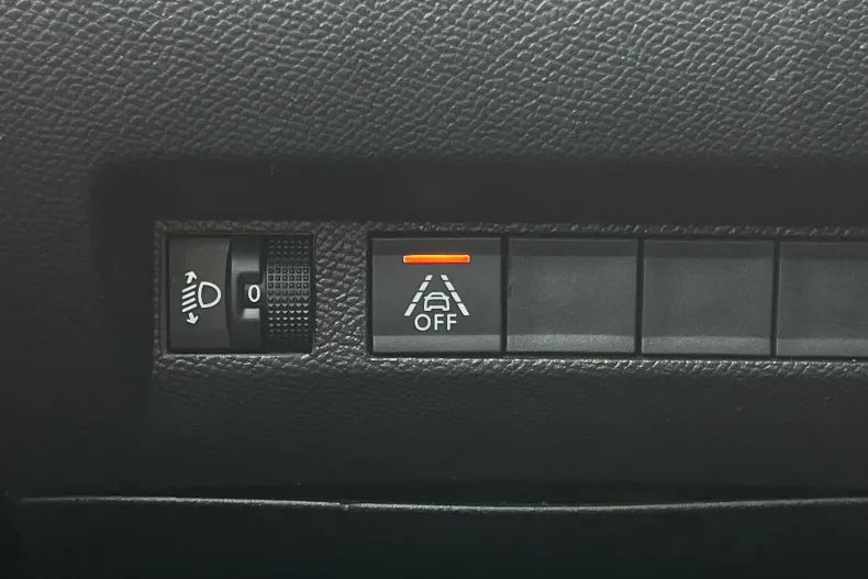 Peugeot 208 din 2023 cu 86.661 km - oferta PEU195278 - foto 19