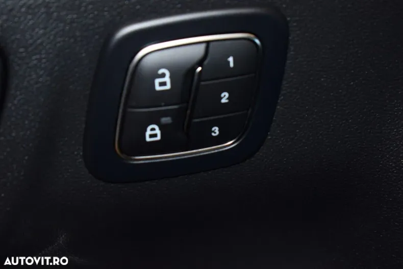 Ford Kuga din 2025 cu 1 km - oferta FOR195307 - foto 18