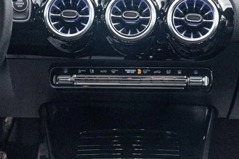 Mercedes-Benz CLA 250 (Clasa CLA) din 2022 cu 173.600 km - oferta MER195310 - foto 4