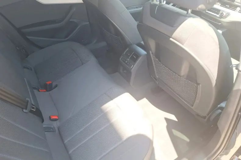 Audi A4 Allroad din 2024 cu 14.187 km - oferta AUD195319 - foto 18