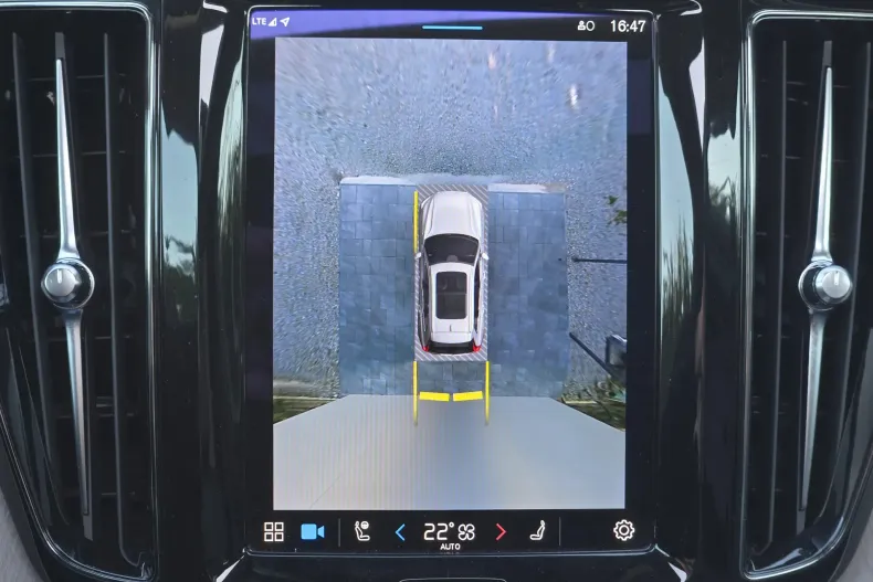 Volvo XC60 din 2021 cu 121.100 km - oferta VOL195330 - foto 12