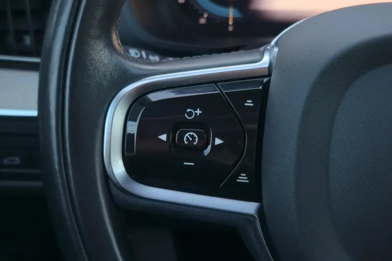 Volvo XC60 din 2021 cu 121.100 km - oferta VOL195330 - foto 20