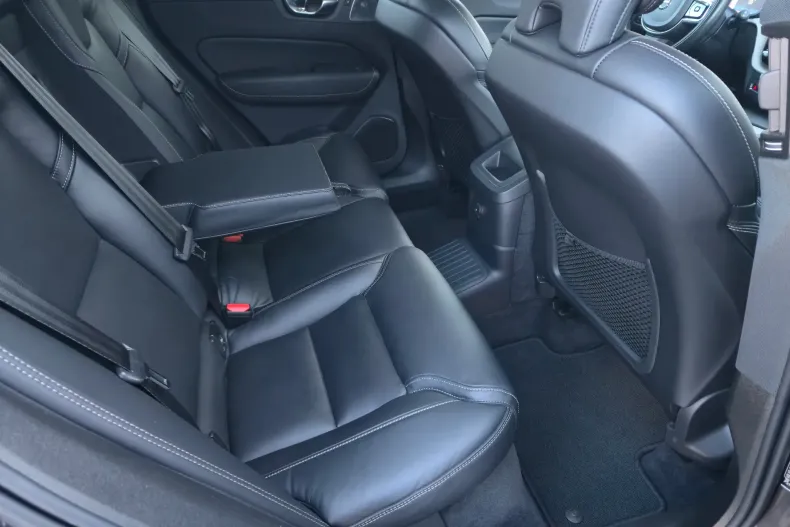 Volvo XC60 din 2021 cu 121.100 km - oferta VOL195330 - foto 29