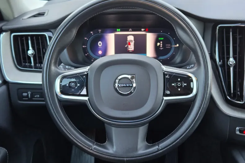 Volvo XC60 din 2021 cu 121.100 km - oferta VOL195330 - foto 34